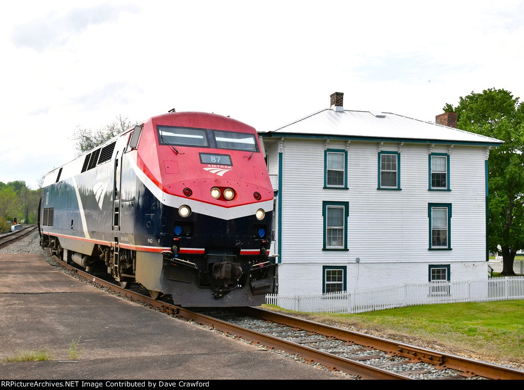 Cardinal Train 50 